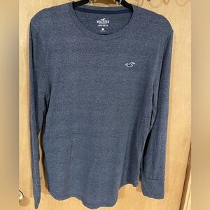 #67-HOLLISTER- curved hem tee